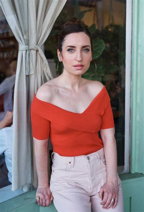 Zoe Lister-Jones: Rumors, Controversy. Talking about her past relationship with Zoe, there is no information about the past love affairs in which she was actively involved. How tall is Zoe Lister-Jones? Zoe Lister-Jones has a height of 5 feet 2 inches and weighs around 56 kg. Her body measurement is 33-24-35 inches and wears a bra size of C.